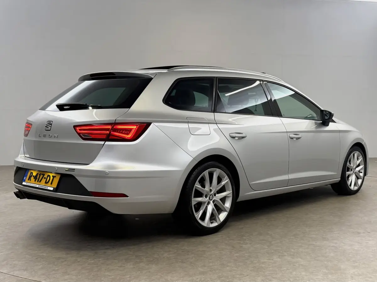 1.8 TSI FR Business Intense 180PK | Pano | Sfeer | Carplay | Cruise | Parkeersens.