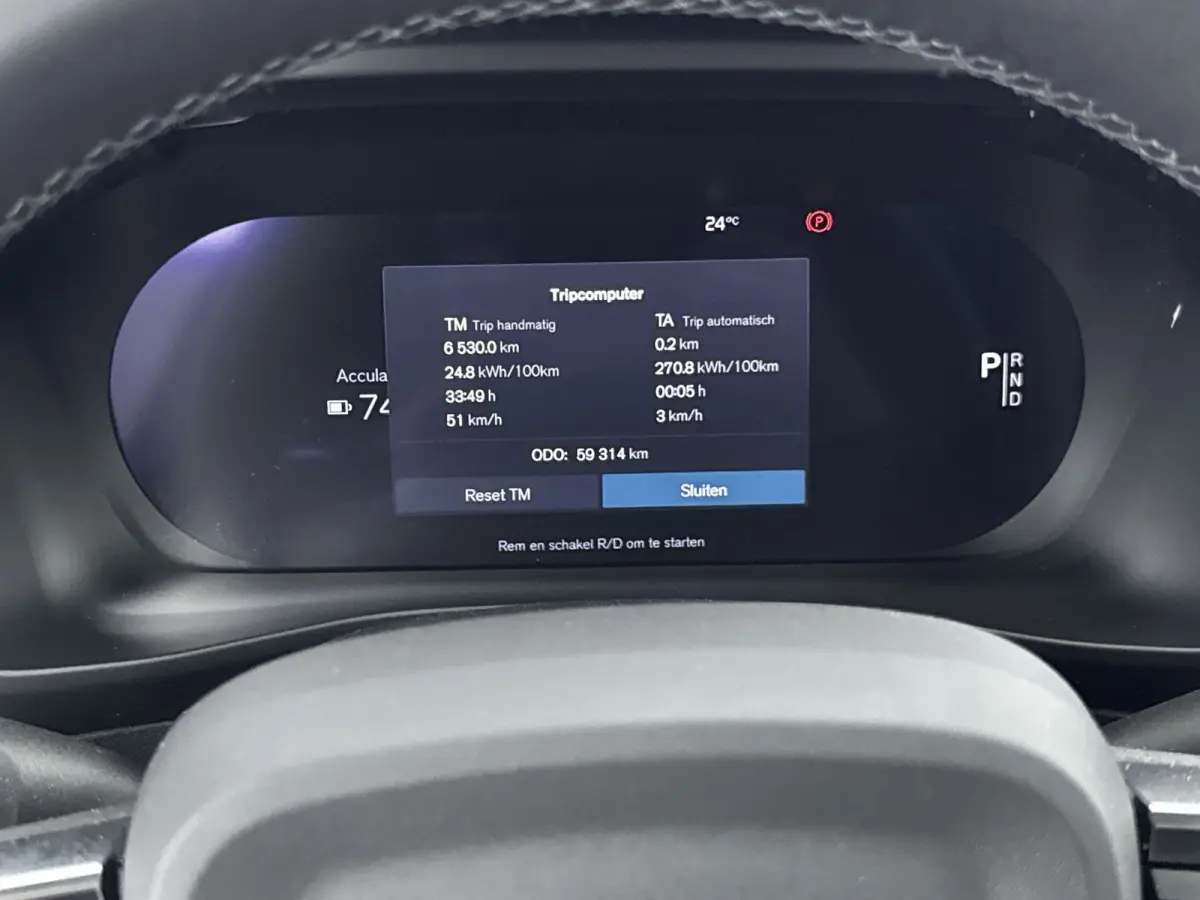 Recharge Twin Intro Edition 78 kWh | PDC V+A en 360 Camera | Elektrische achterklep | AWD | Panoramadak | Alcantara Bekleding | Keyless | Extra getint glas |