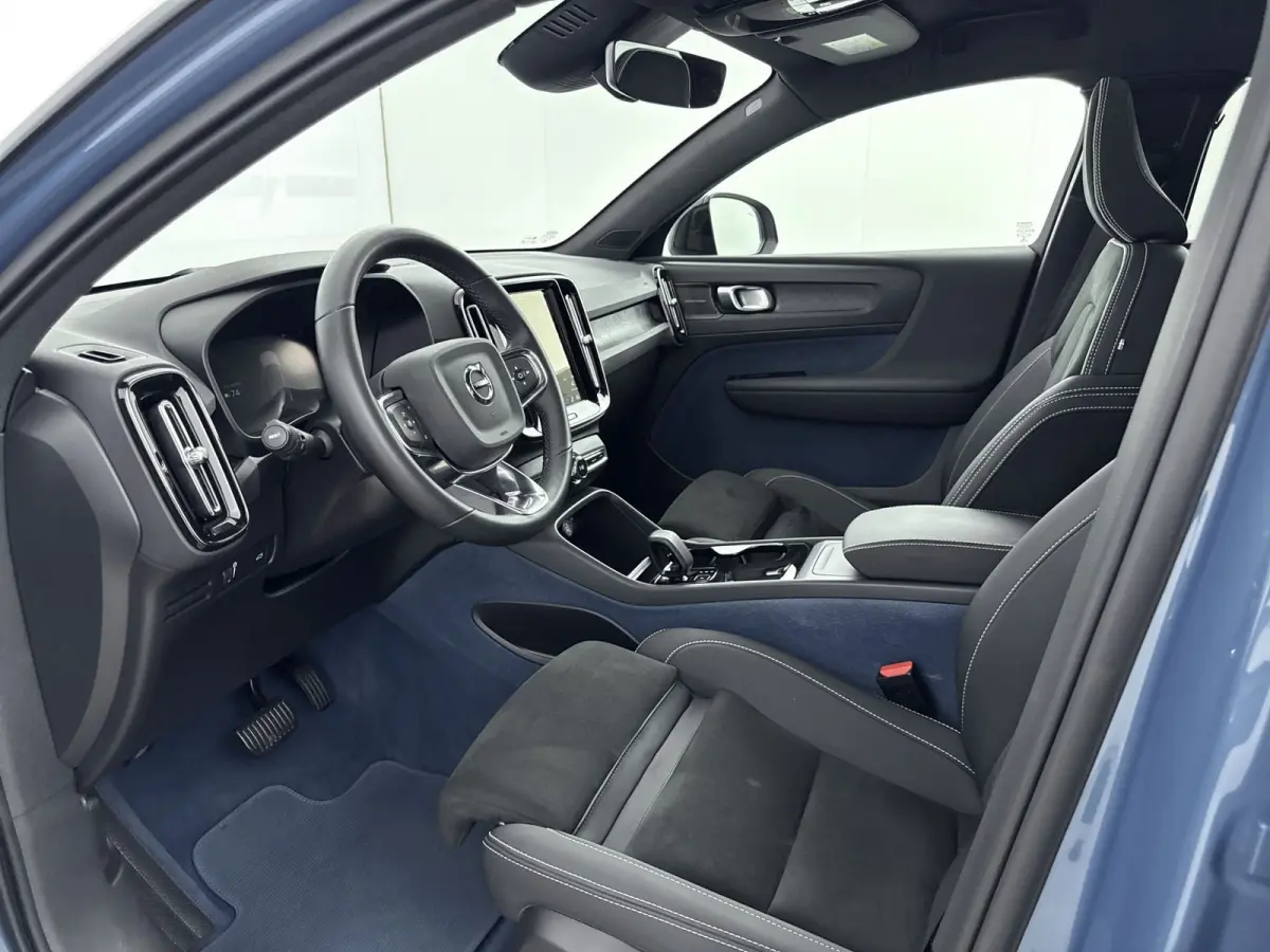 Recharge Twin Intro Edition 78 kWh | PDC V+A en 360 Camera | Elektrische achterklep | AWD | Panoramadak | Alcantara Bekleding | Keyless | Extra getint glas |