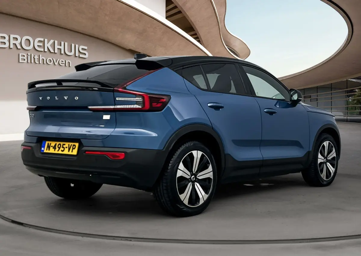 Recharge Twin Intro Edition 78 kWh | PDC V+A en 360 Camera | Elektrische achterklep | AWD | Panoramadak | Alcantara Bekleding | Keyless | Extra getint glas |