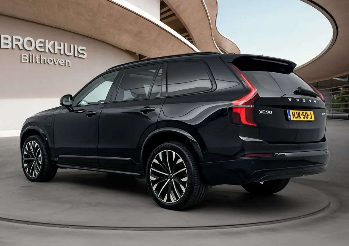 2.0 T8 Plug-in hybrid AWD Ultra Dark | Trekhaak | Luchtvering | Extra getint Glas | PDC V+A en 360 Camera | Panoramadak |