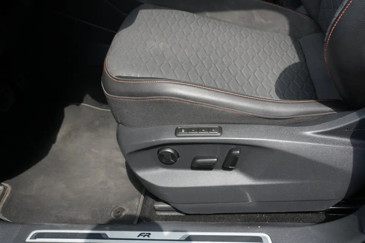 1.4 TSI e-Hybrid PHEV FR Rondomzicht camera | Trekhaak | Keyless entry | Cruise control adaptief | Dodehoek detectie