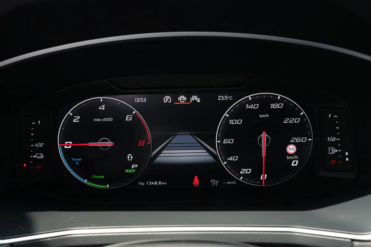 1.4 TSI e-Hybrid PHEV FR Rondomzicht camera | Trekhaak | Keyless entry | Cruise control adaptief | Dodehoek detectie
