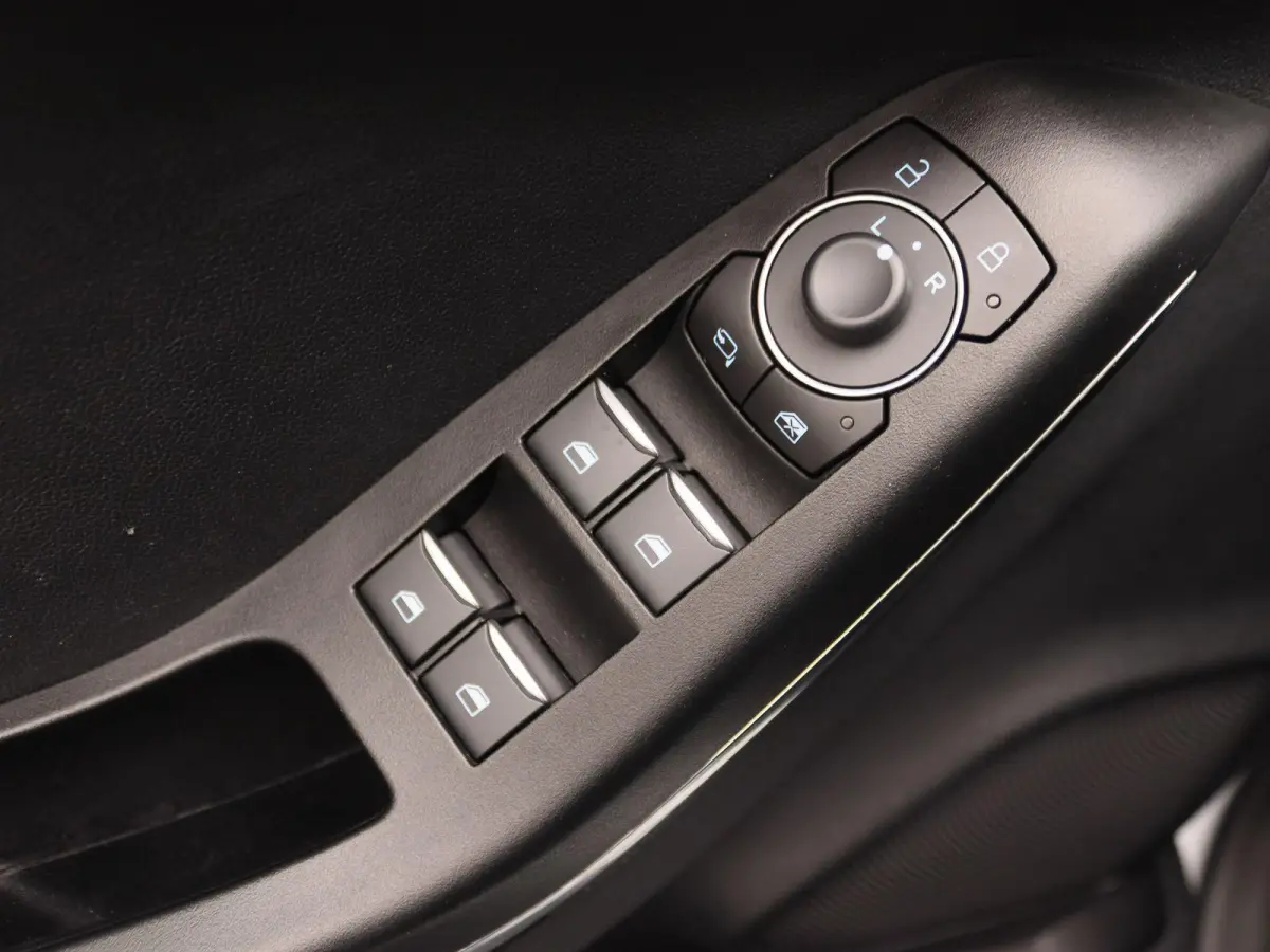 1.0 EcoBoost ST-Line X | Panoramadak | B&O Premium Audio | Apple Carplay/Android Auto | Achteruitrijcamera | Winter Pakket |