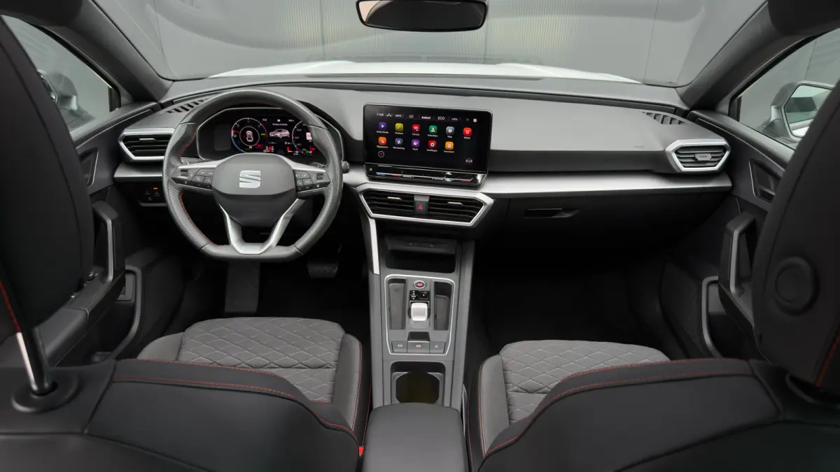 1.4 TSI eHybrid 204pk FR | Panoramadak | Camera | Dodehoeksensor | 17" | Adaptive Cruise