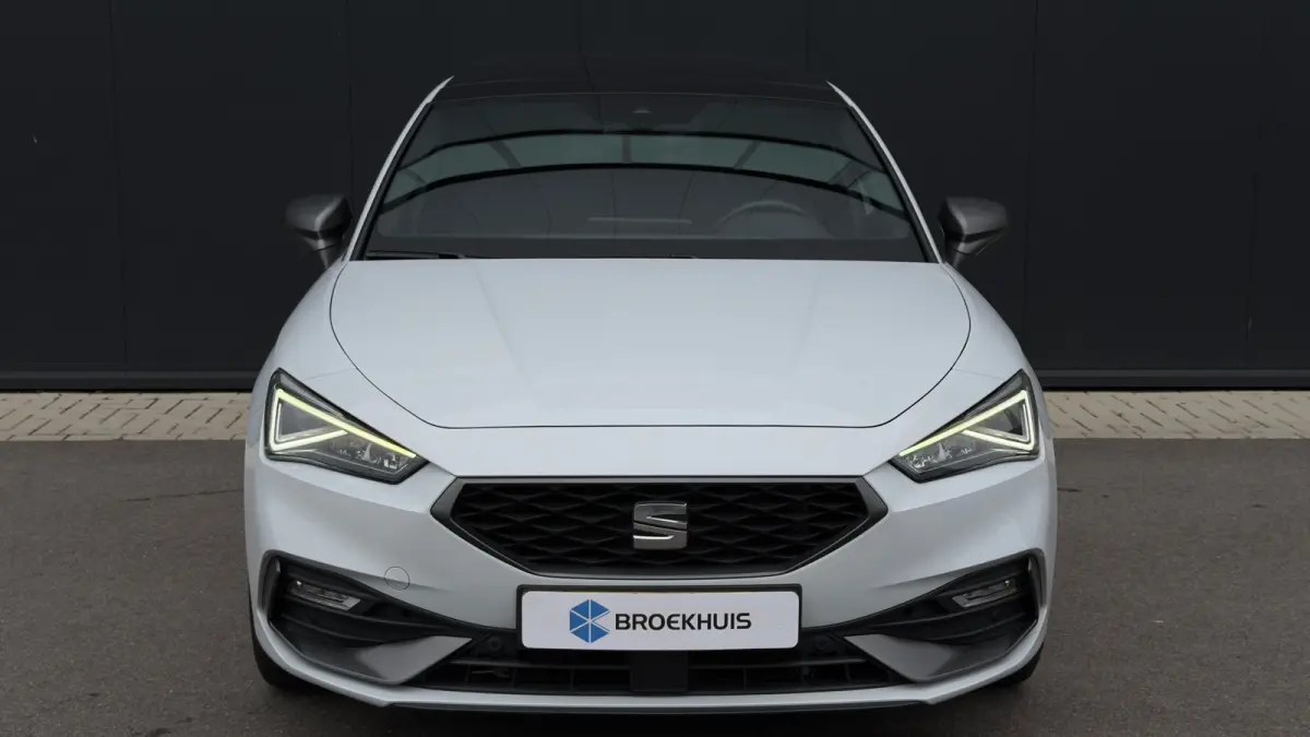 1.4 TSI eHybrid 204pk FR | Panoramadak | Camera | Dodehoeksensor | 17" | Adaptive Cruise