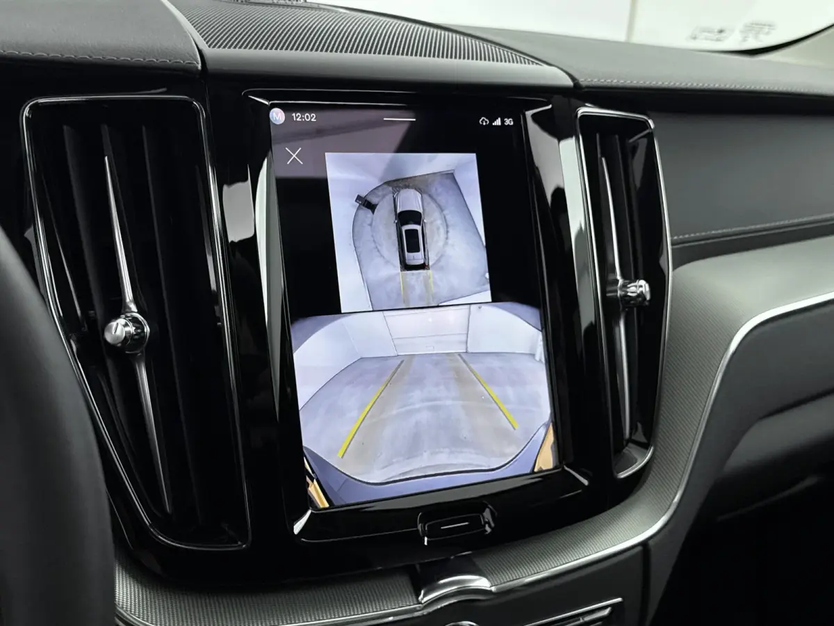 2.0 T8 Plug-in hybrid AWD Ultra Dark | Trekhaak | Bower & Wilkins | Luchtvering |  PDC V+A en 360 camera | 21 inch LM | Extra getint glas |