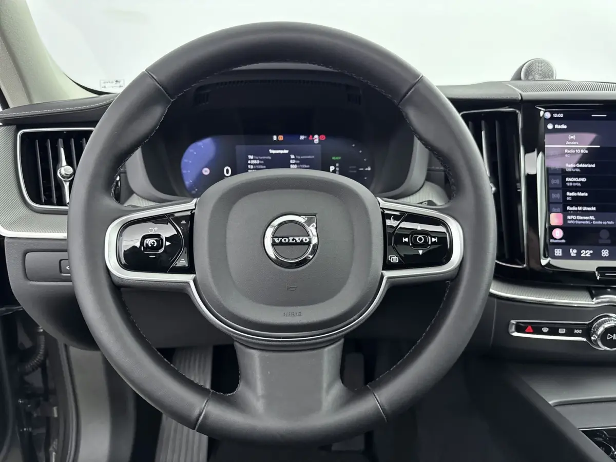 2.0 T8 Plug-in hybrid AWD Ultra Dark | Trekhaak | Bower & Wilkins | Luchtvering |  PDC V+A en 360 camera | 21 inch LM | Extra getint glas |