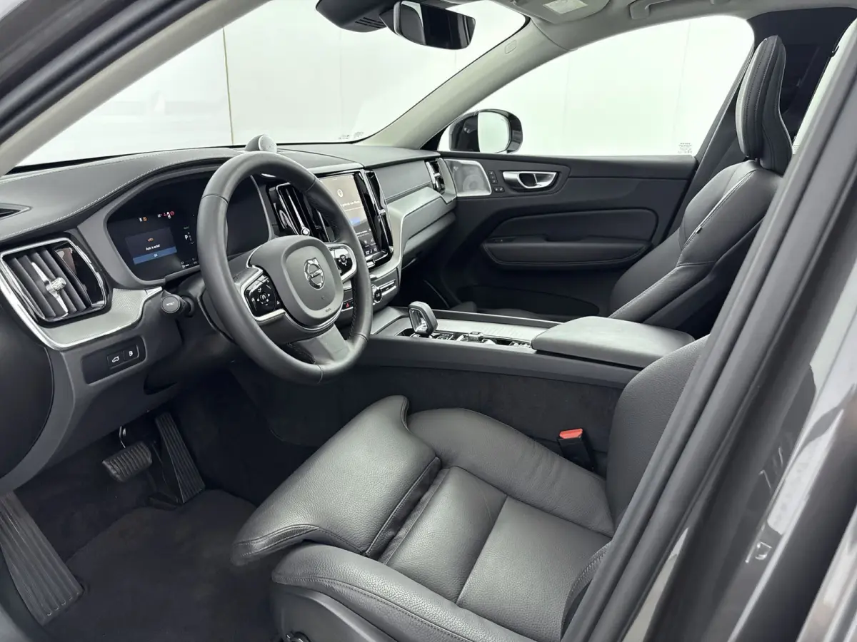 2.0 T8 Plug-in hybrid AWD Ultra Dark | Trekhaak | Bower & Wilkins | Luchtvering |  PDC V+A en 360 camera | 21 inch LM | Extra getint glas |
