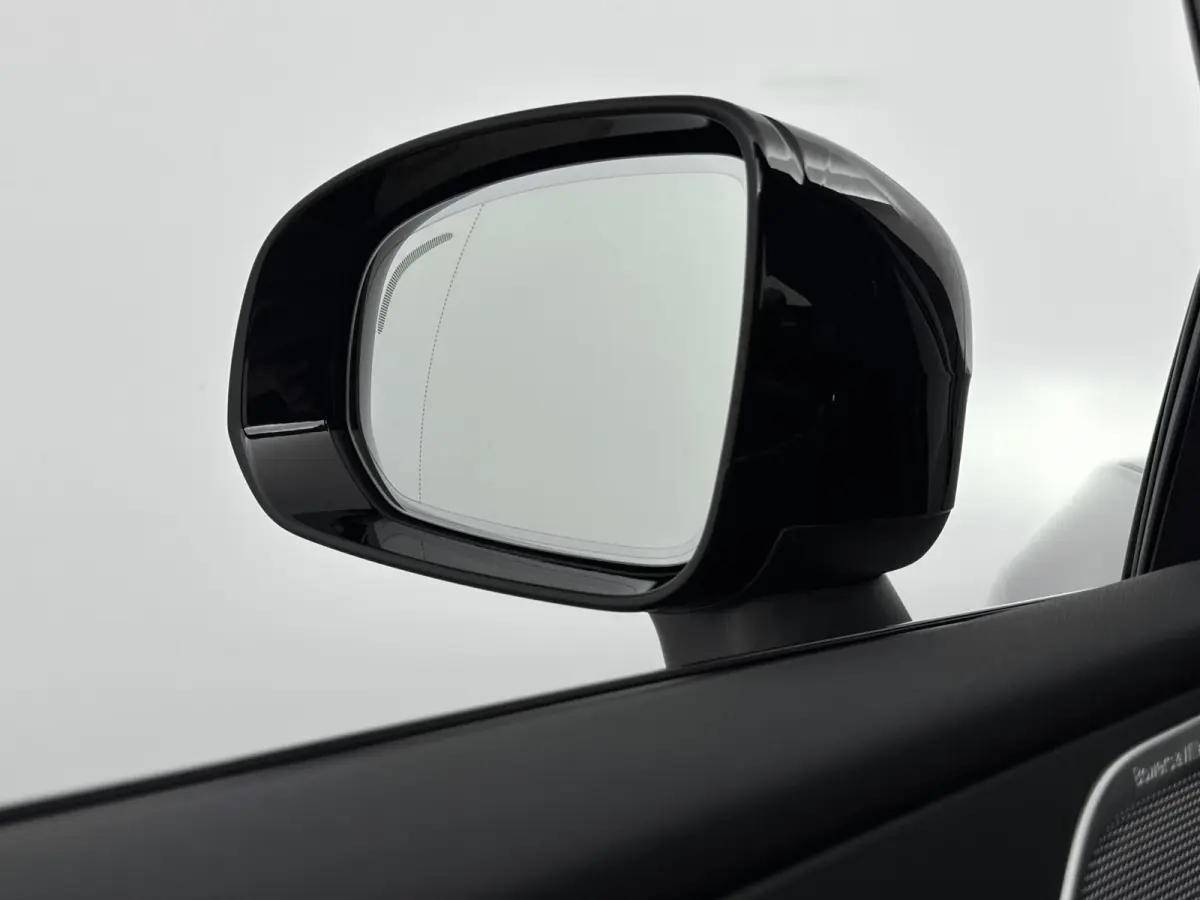 2.0 T8 Plug-in hybrid AWD Ultra Dark | Trekhaak | Bower & Wilkins | Luchtvering |  PDC V+A en 360 camera | 21 inch LM | Extra getint glas |