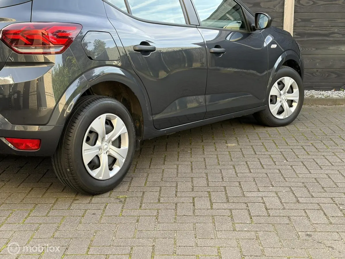1.0 Essential Airco / CV afstandsbediend / 11.976 KM NAP 1e eigenaar!!!!