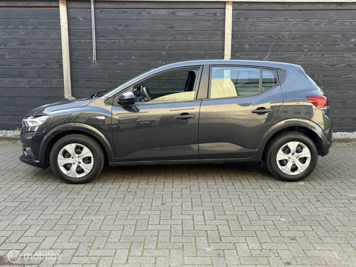 1.0 Essential Airco / CV afstandsbediend / 11.976 KM NAP 1e eigenaar!!!!