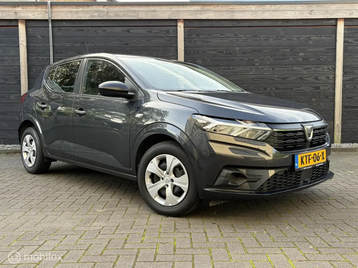 1.0 Essential Airco / CV afstandsbediend / 11.976 KM NAP 1e eigenaar!!!!