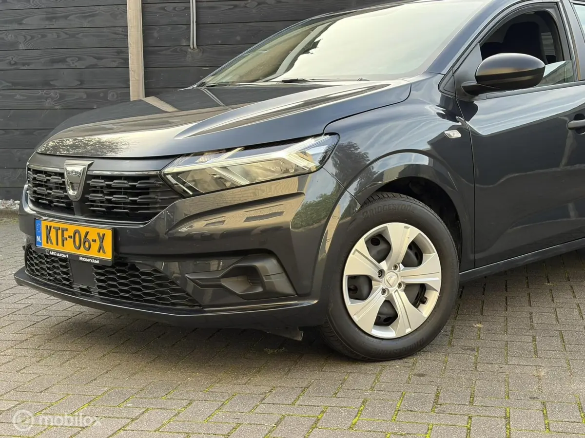 1.0 Essential Airco / CV afstandsbediend / 11.976 KM NAP 1e eigenaar!!!!