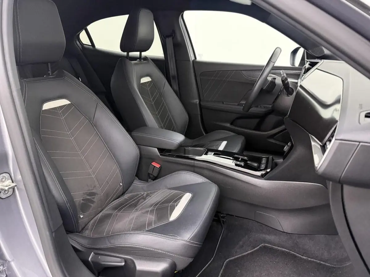 1.2 Turbo 130pk Aut. Ultimate Alcantara/Led/Nav/ Camera/Winterpakket