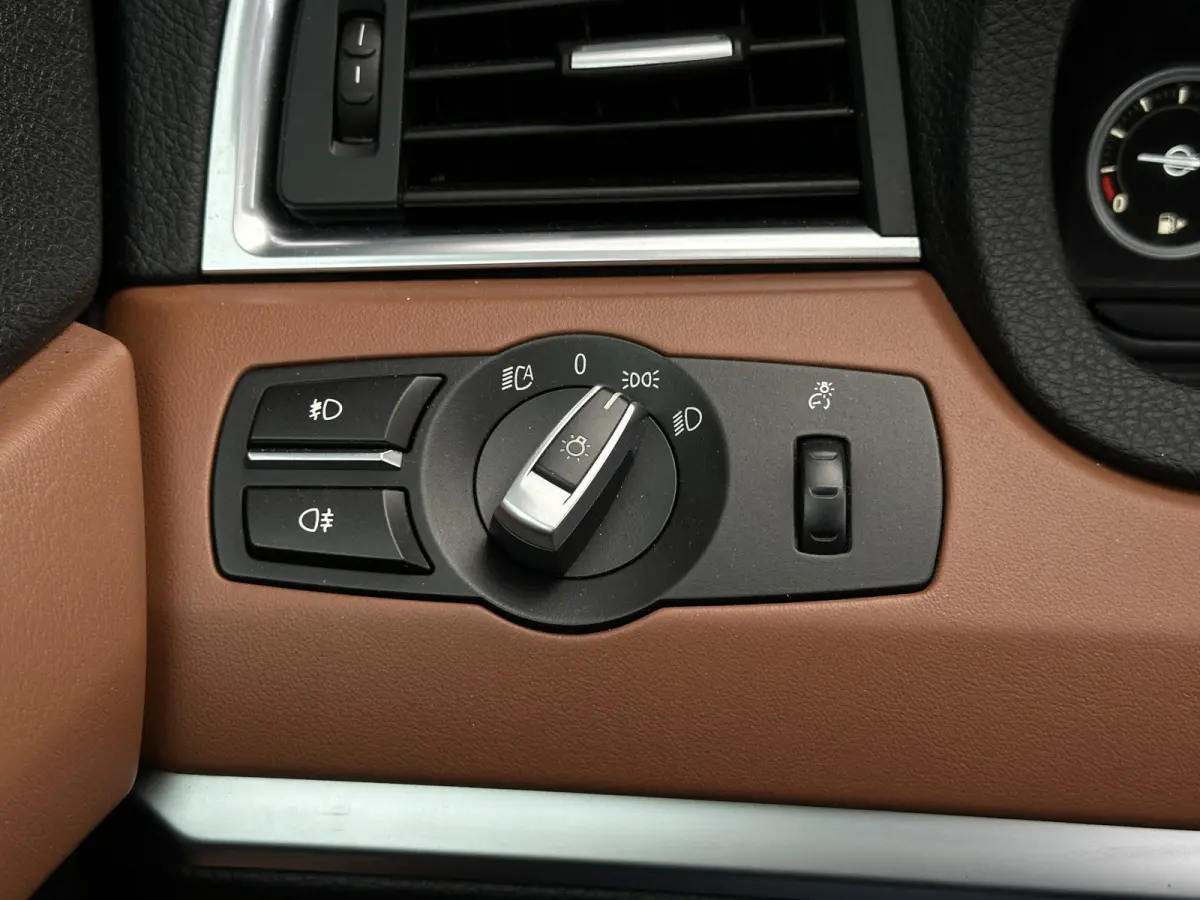 550xi V8 M Sport 449 pk NAP, Panoramdak, Trekhaak, Massage