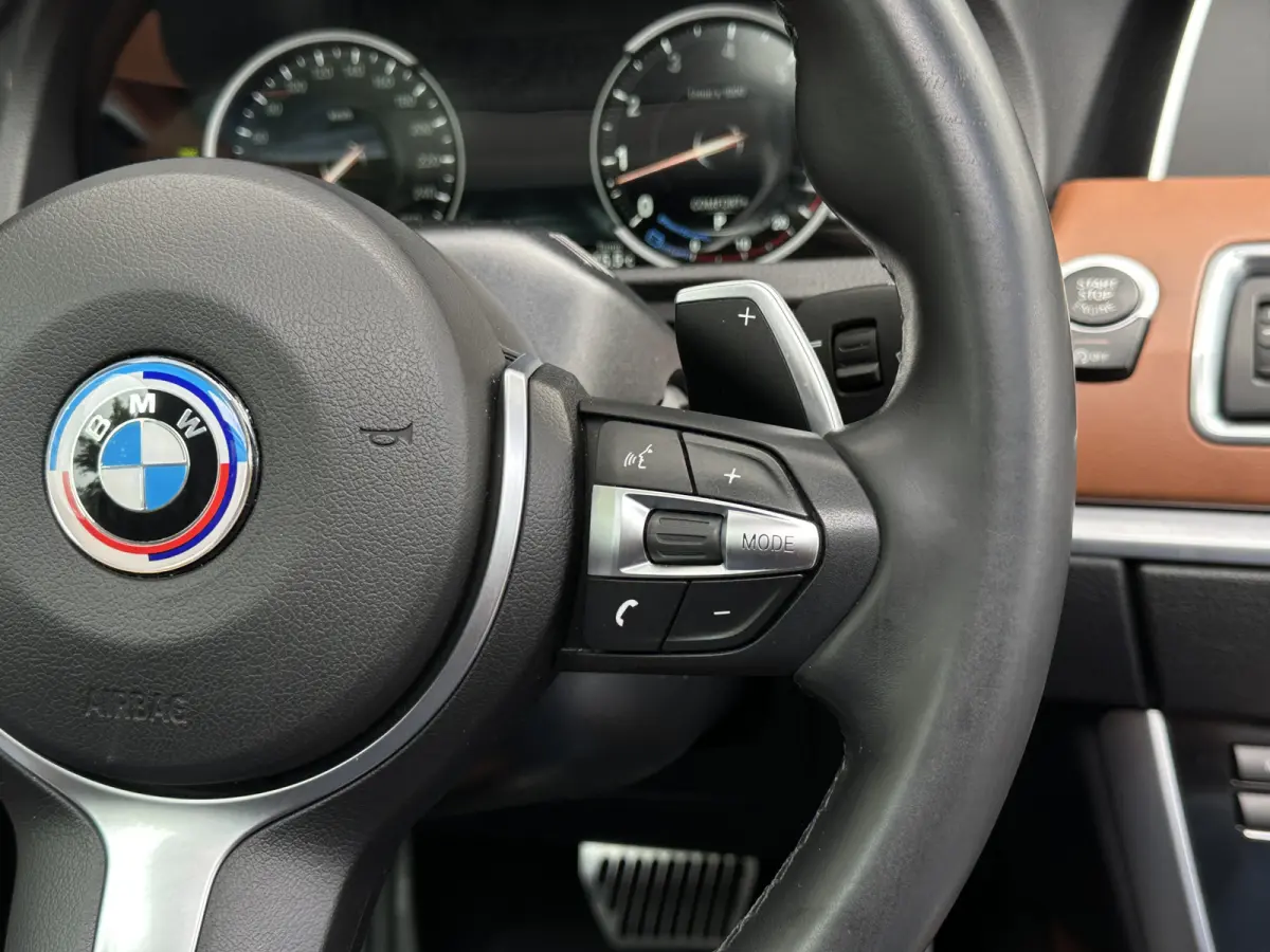 550xi V8 M Sport 449 pk NAP, Panoramdak, Trekhaak, Massage