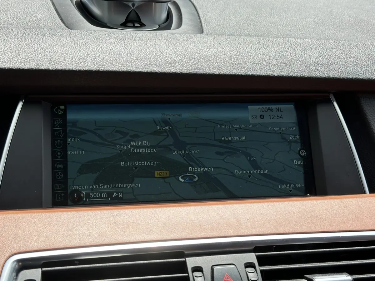 550xi V8 M Sport 449 pk NAP, Panoramdak, Trekhaak, Massage