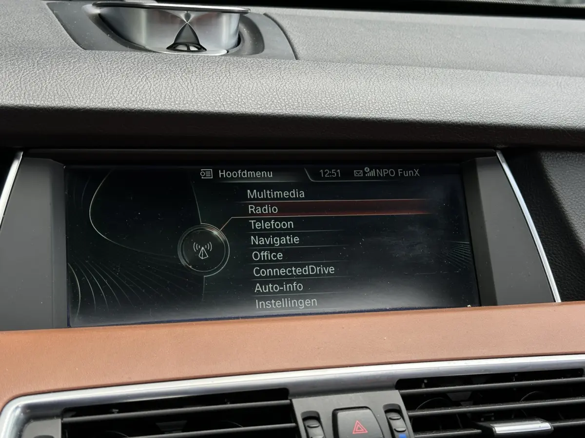 550xi V8 M Sport 449 pk NAP, Panoramdak, Trekhaak, Massage