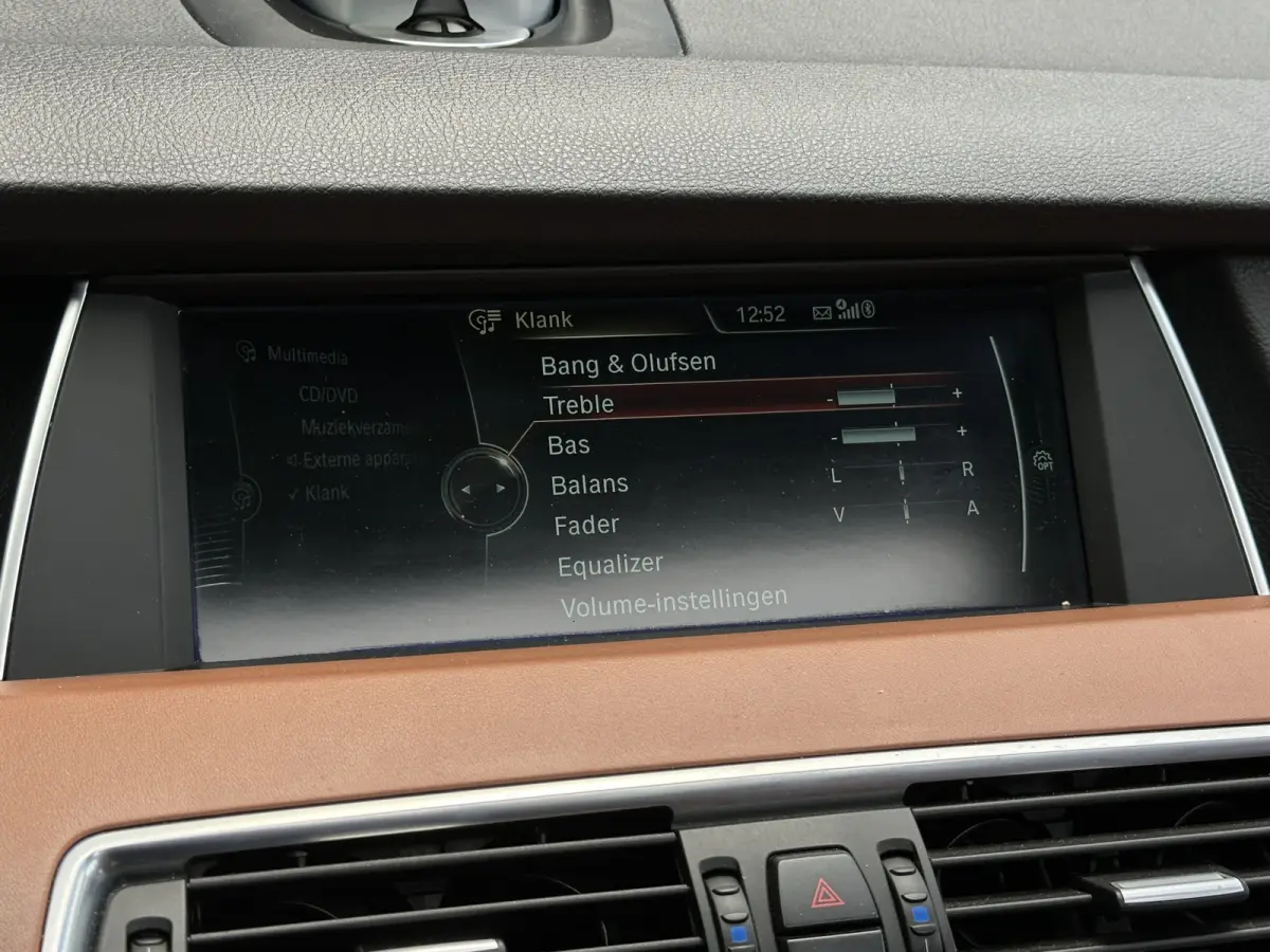 550xi V8 M Sport 449 pk NAP, Panoramdak, Trekhaak, Massage