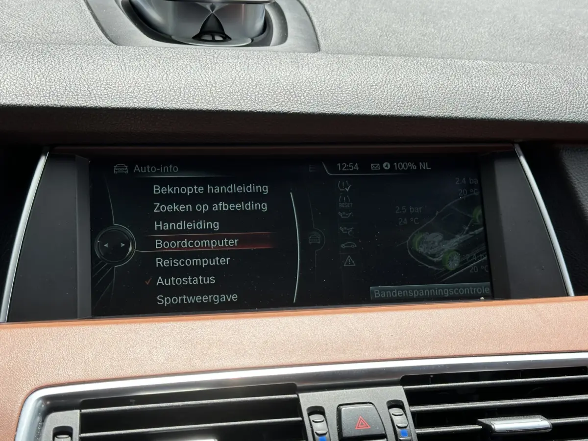 550xi V8 M Sport 449 pk NAP, Panoramdak, Trekhaak, Massage