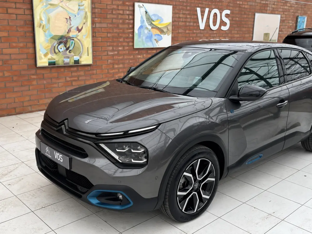 Black Shine 50 kWh | SOH 86% | Keyless | Carplay/Android Auto | Camera achter | Head-up display |