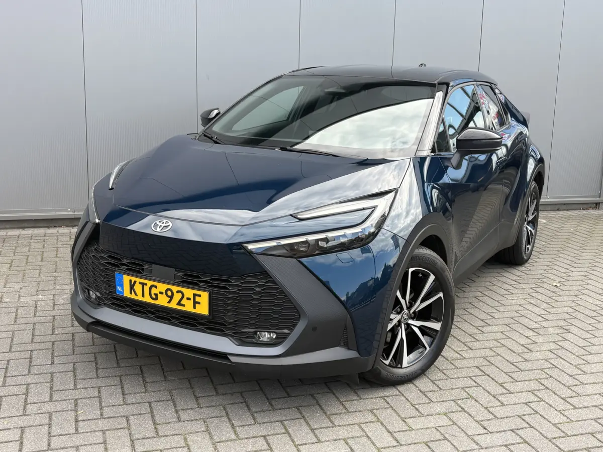 1.8 Hybrid 140PK First Edition Bi-Tone/Winter-pack/Gr.-navigatie/Elektr.klep/Camera/Adapt.-cruise