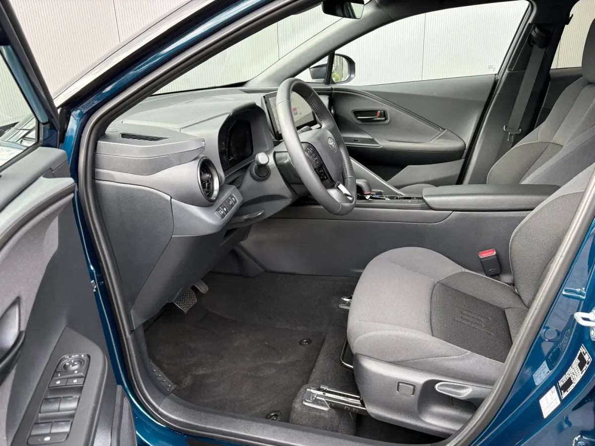 1.8 Hybrid 140PK First Edition Bi-Tone/Winter-pack/Gr.-navigatie/Elektr.klep/Camera/Adapt.-cruise