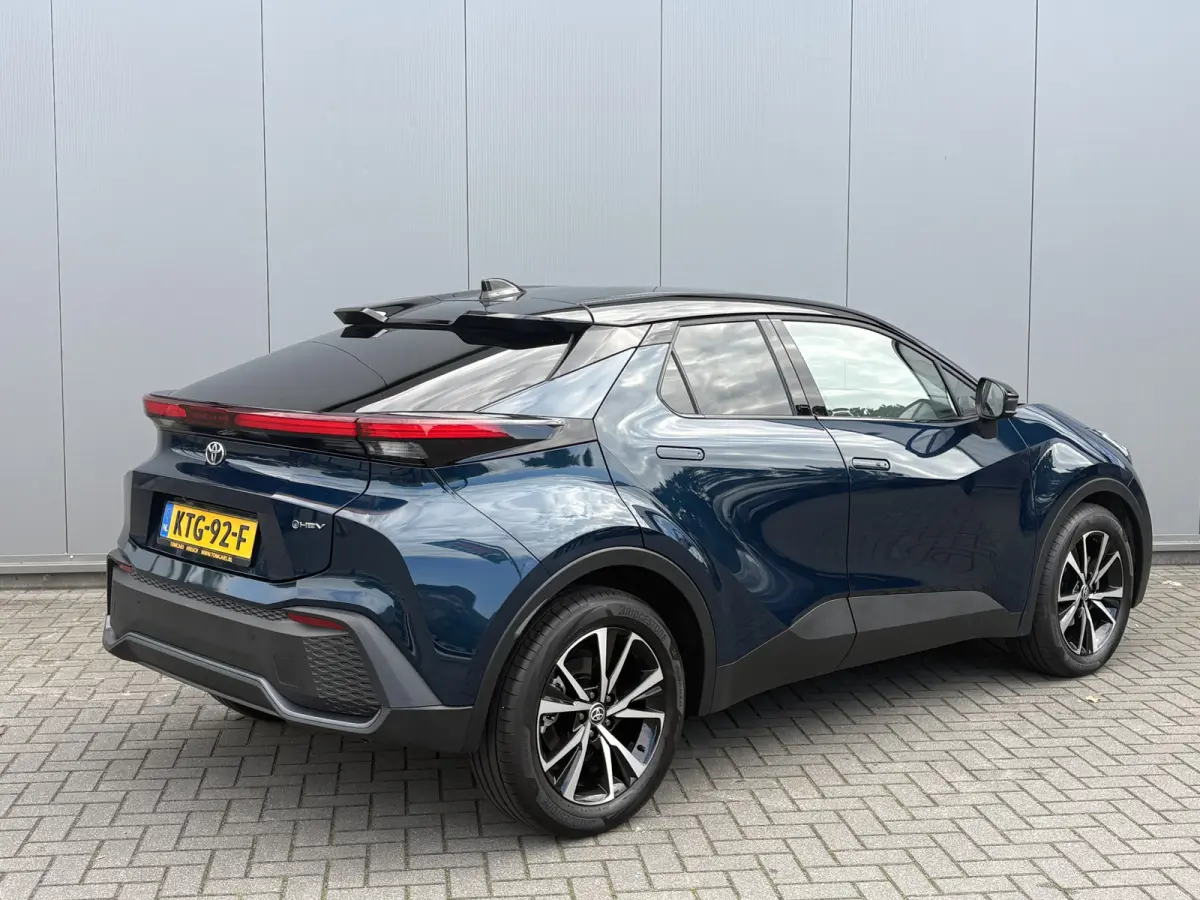 1.8 Hybrid 140PK First Edition Bi-Tone/Winter-pack/Gr.-navigatie/Elektr.klep/Camera/Adapt.-cruise