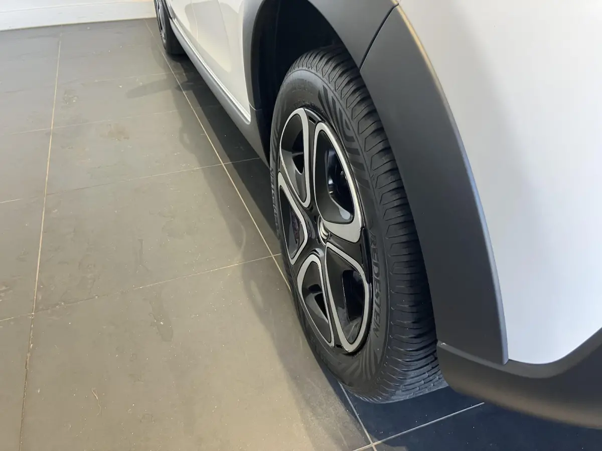 1.2 Feel | APPLE CARPLAY & ANDROID AUTO | AIRCO | LED | PARKEERSENSOREN