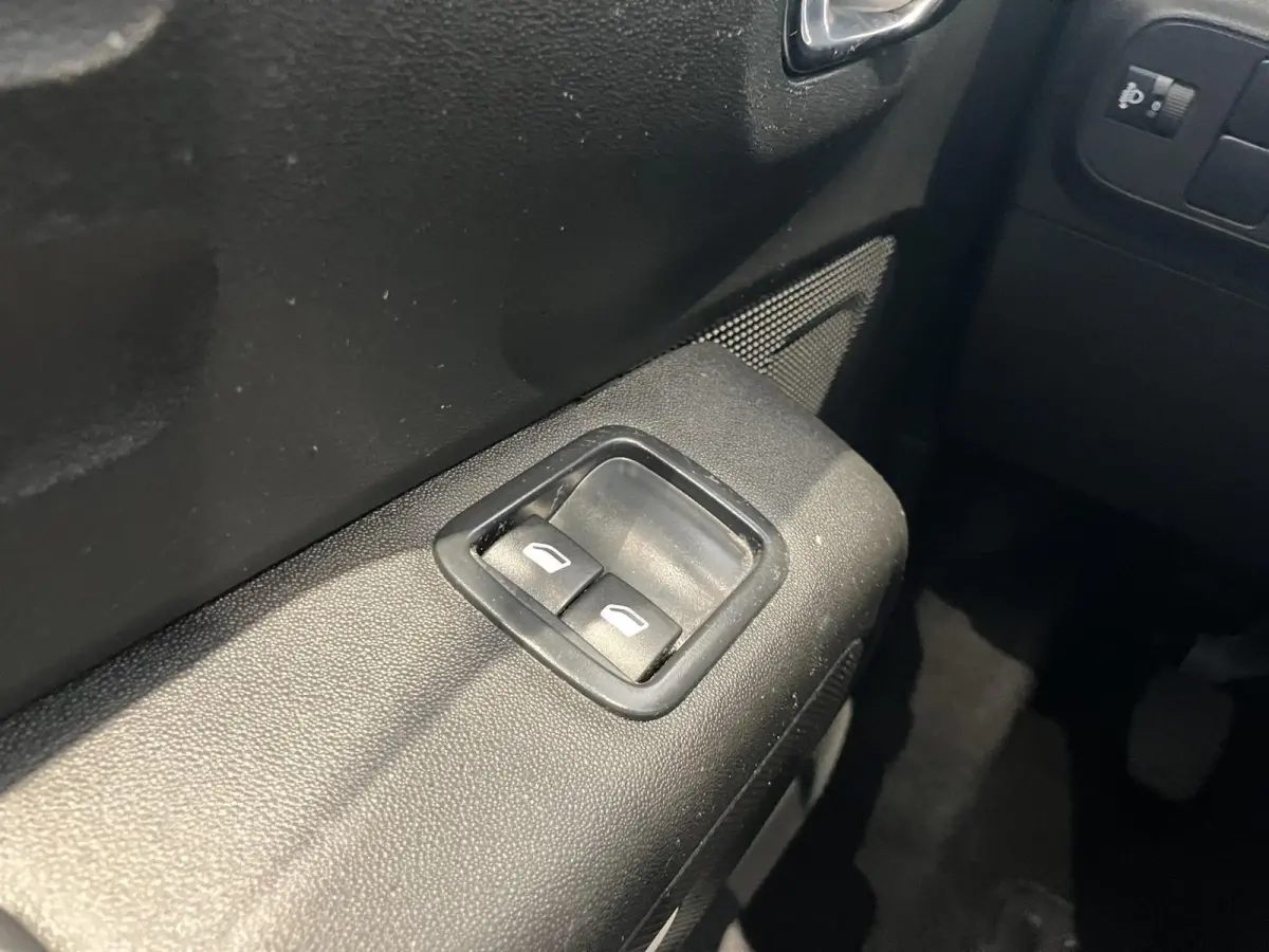 1.2 | APPLE CARPLAY & ANDROID AUTO | AIRCO | LED | PARKEERSENSOREN