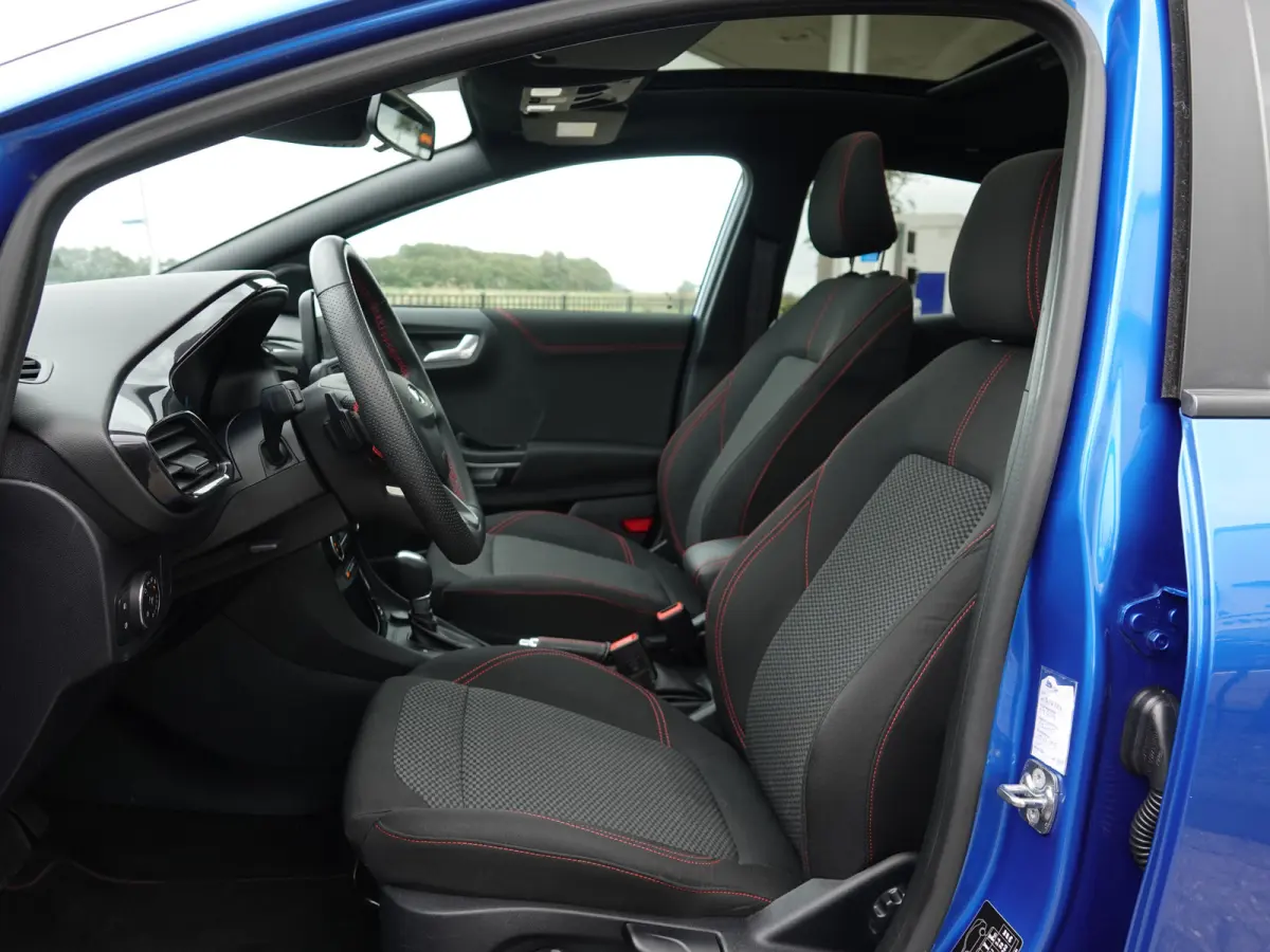 1.0 EcoBoost 125PK ST-Line AUTOM. PANO | WINTERPACK | BLIS | CAMERA