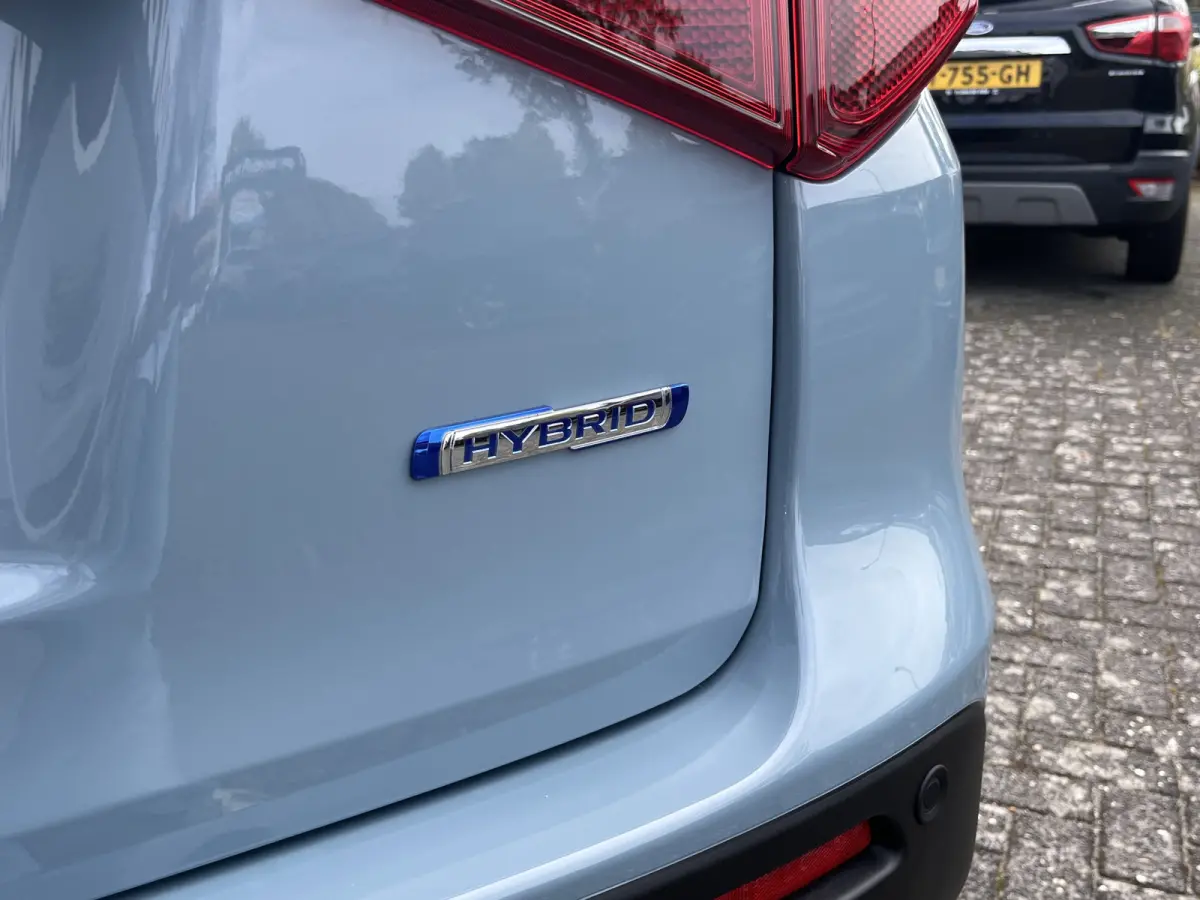 1.4 Boosterjet Smart Hybrid Style | €2.000,- voordeel | Uit voorraad leverbaar | 0886 | Pano | Adapt. Cruise | Camera | Dodehoek | Rijstrook | Stoelverwarming | etc. etc.