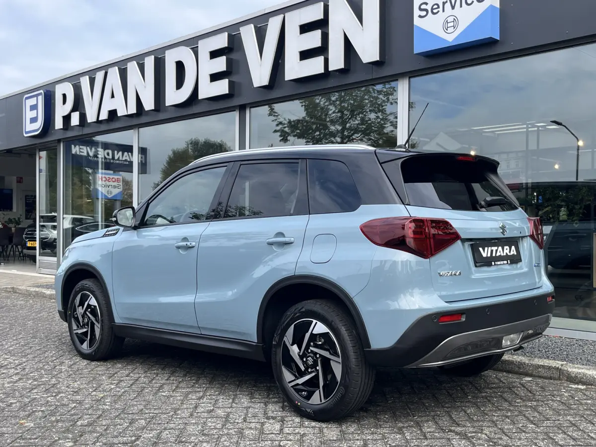 1.4 Boosterjet Smart Hybrid Style | €2.000,- voordeel | Uit voorraad leverbaar | 0886 | Pano | Adapt. Cruise | Camera | Dodehoek | Rijstrook | Stoelverwarming | etc. etc.