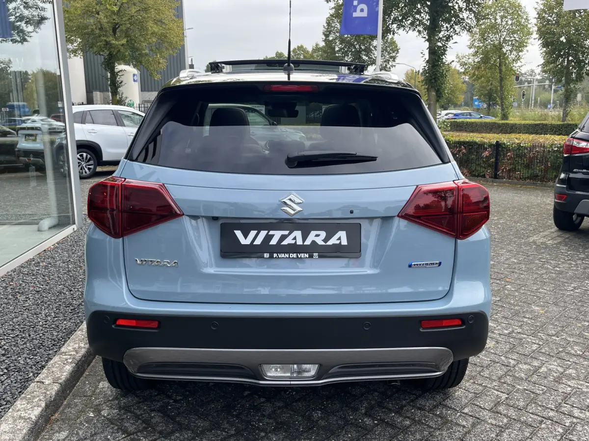 1.4 Boosterjet Smart Hybrid Style | €2.000,- voordeel | Uit voorraad leverbaar | 0886 | Pano | Adapt. Cruise | Camera | Dodehoek | Rijstrook | Stoelverwarming | etc. etc.