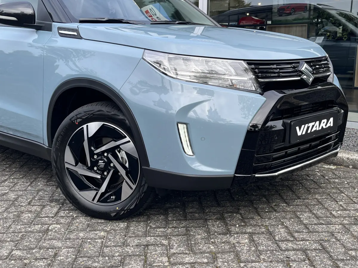 1.4 Boosterjet Smart Hybrid Style | €2.000,- voordeel | Uit voorraad leverbaar | 0886 | Pano | Adapt. Cruise | Camera | Dodehoek | Rijstrook | Stoelverwarming | etc. etc.