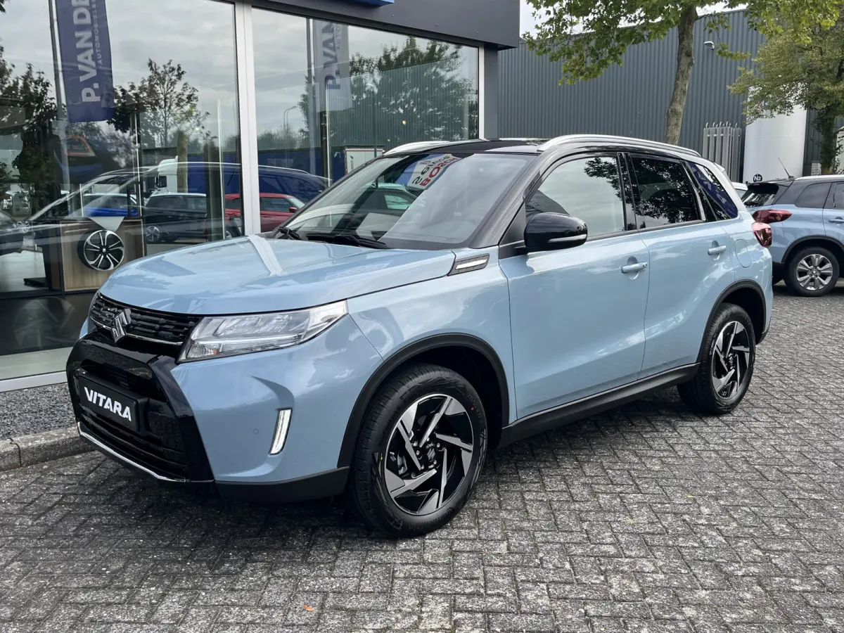 1.4 Boosterjet Smart Hybrid Style | €2.000,- voordeel | Uit voorraad leverbaar | 0886 | Pano | Adapt. Cruise | Camera | Dodehoek | Rijstrook | Stoelverwarming | etc. etc.