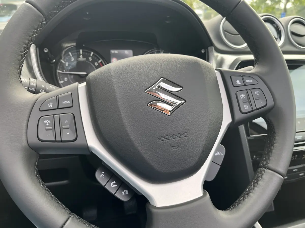 1.4 Boosterjet Smart Hybrid Style | €2.000,- voordeel | Uit voorraad leverbaar | 0886 | Pano | Adapt. Cruise | Camera | Dodehoek | Rijstrook | Stoelverwarming | etc. etc.