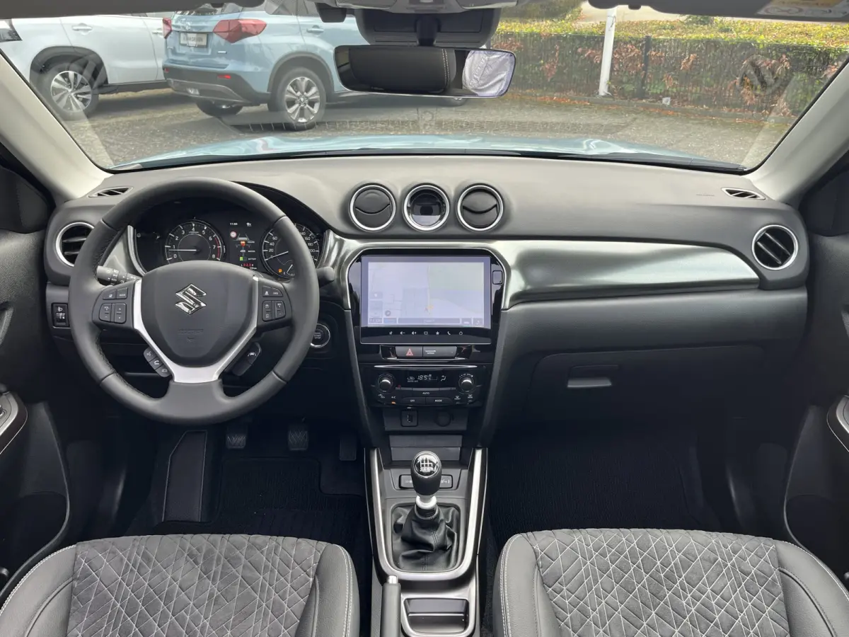 1.4 Boosterjet Smart Hybrid Style | €2.000,- voordeel | Uit voorraad leverbaar | 0886 | Pano | Adapt. Cruise | Camera | Dodehoek | Rijstrook | Stoelverwarming | etc. etc.