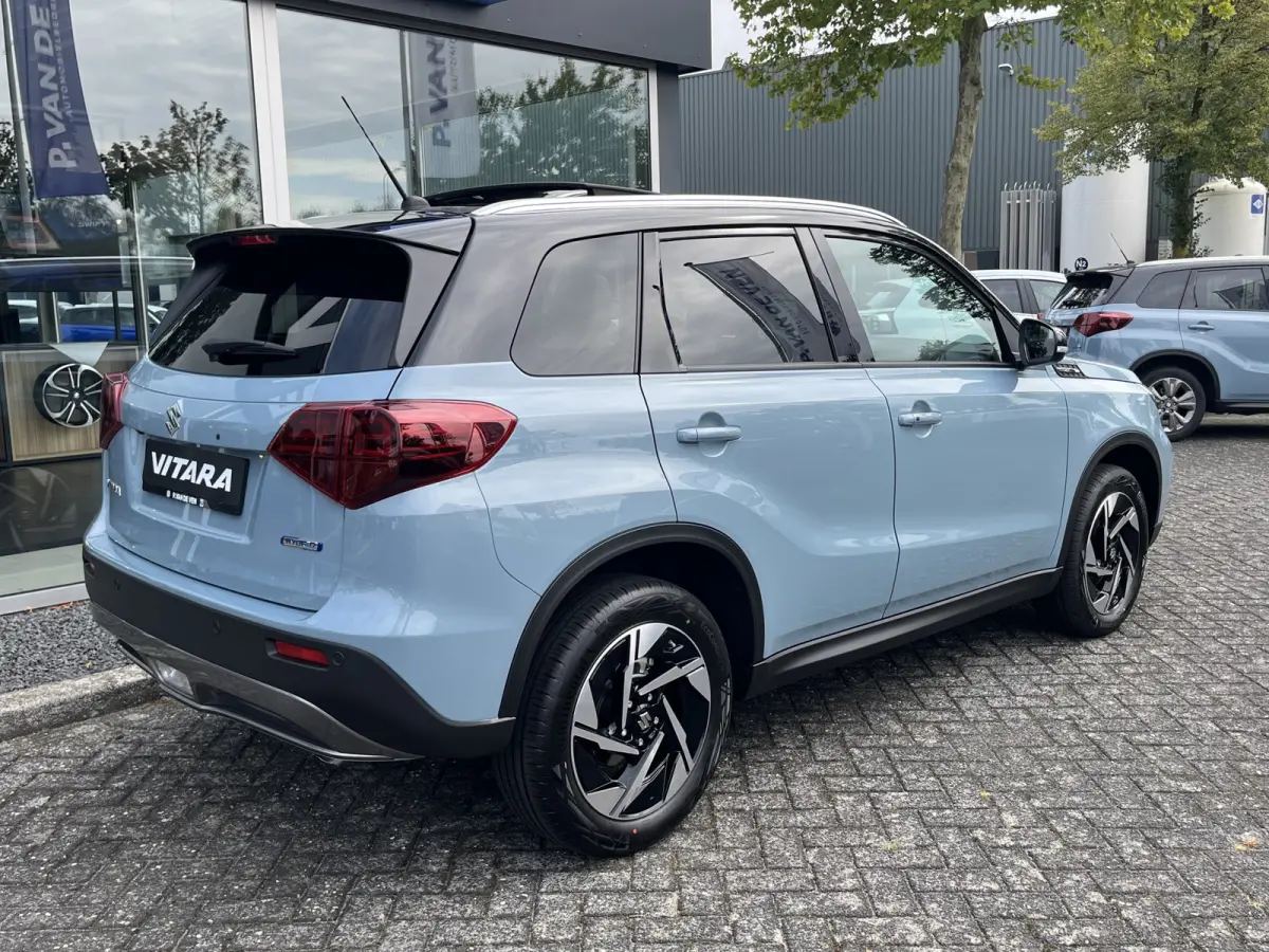 1.4 Boosterjet Smart Hybrid Style | €2.000,- voordeel | Uit voorraad leverbaar | 0886 | Pano | Adapt. Cruise | Camera | Dodehoek | Rijstrook | Stoelverwarming | etc. etc.