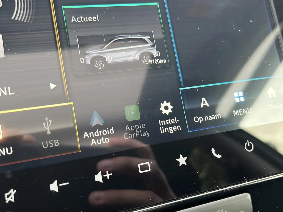 1.4 Boosterjet Smart Hybrid Style | €2.000,- voordeel | Uit voorraad leverbaar | 0886 | Pano | Adapt. Cruise | Camera | Dodehoek | Rijstrook | Stoelverwarming | etc. etc.