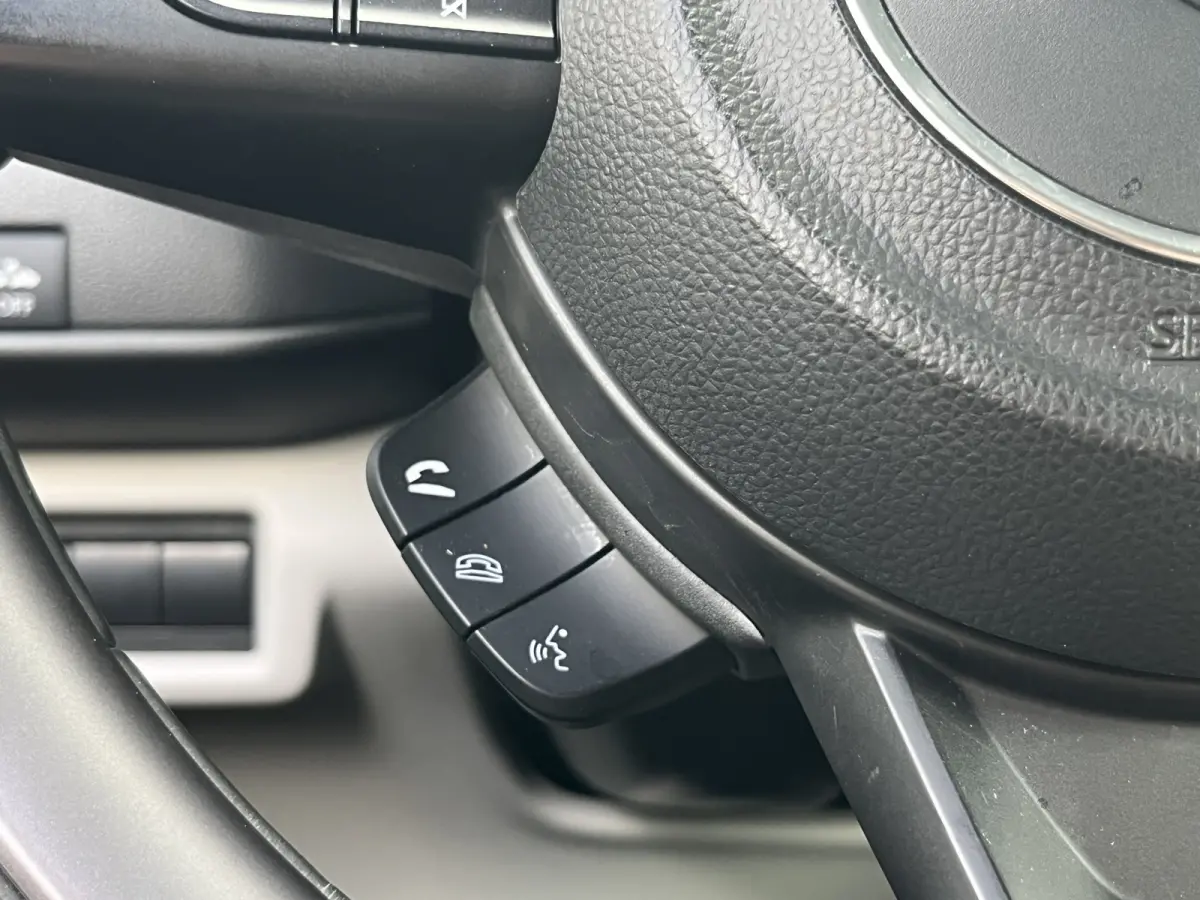 1.2 Smart Hybrid Select CVT Automaat | Meerdere kleuren beschikbaar | €2.200,- voordeel | Adapt. Cruise | Camera | Stoelverwarming | 16'' | Dodehoek | Carplay/Android Auto | Smart Entry |