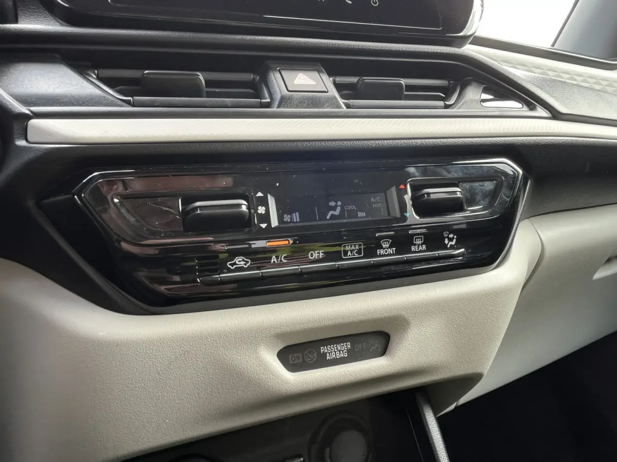 1.2 Smart Hybrid Select CVT Automaat | Meerdere kleuren beschikbaar | €2.200,- voordeel | Adapt. Cruise | Camera | Stoelverwarming | 16'' | Dodehoek | Carplay/Android Auto | Smart Entry |