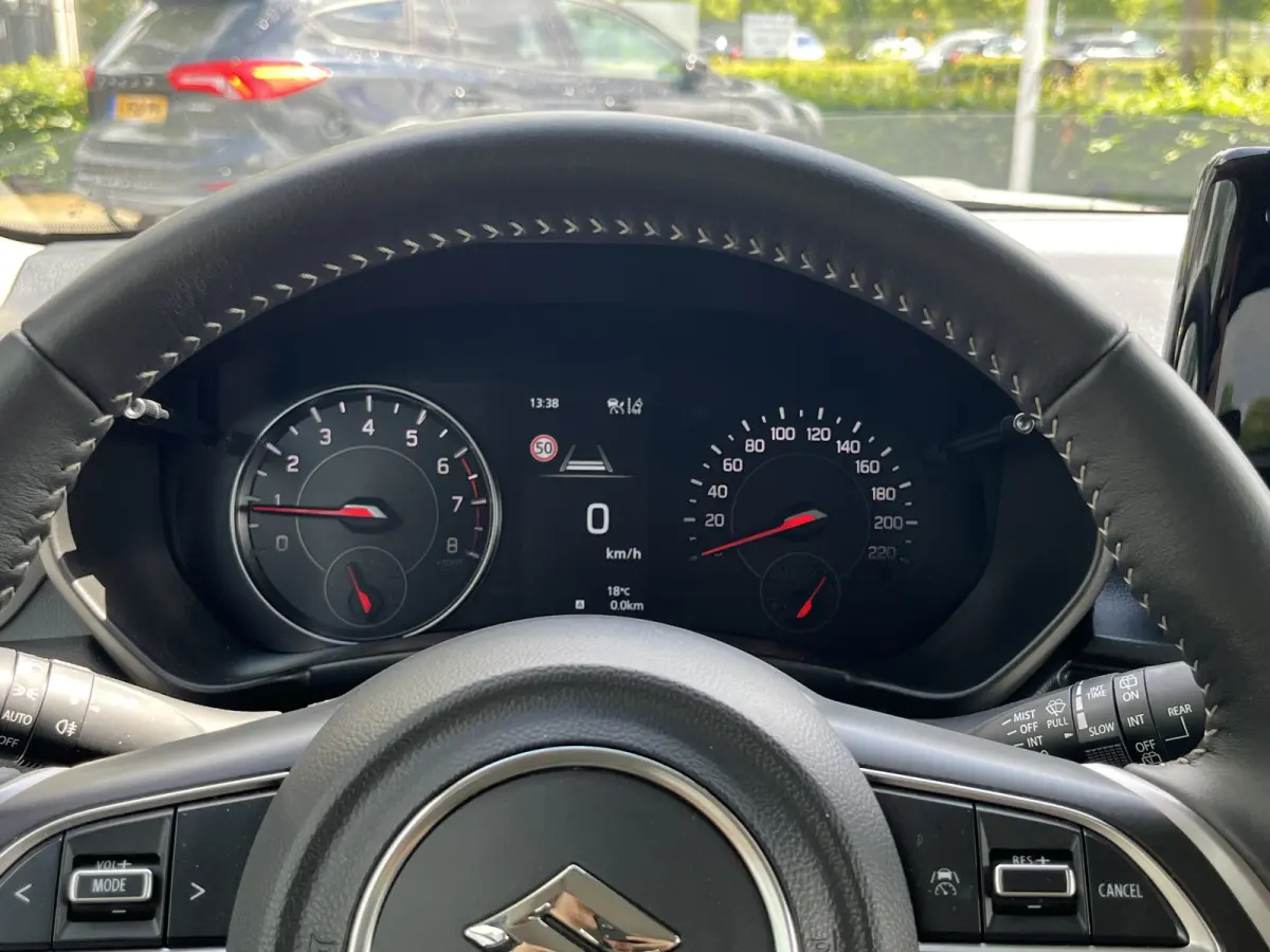 1.2 Smart Hybrid Select CVT Automaat | Meerdere kleuren beschikbaar | €2.200,- voordeel | Adapt. Cruise | Camera | Stoelverwarming | 16'' | Dodehoek | Carplay/Android Auto | Smart Entry |