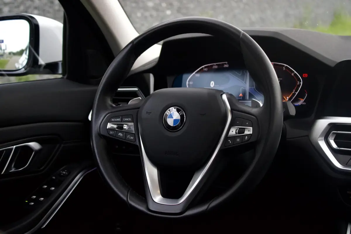 BMW 330i Touring|Pano - Parelmoer Wit - Live Cockpit - 1 Eig