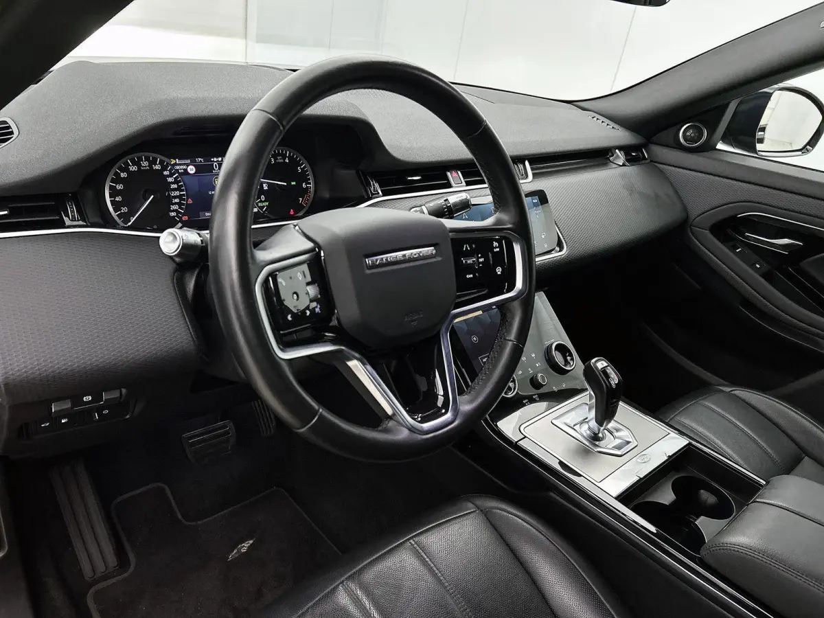 1.5 P300e AWD R-Dynamic S | Apple Carplay / Android Auto | 4x4 | Leder | Meridian Audio | Stoel/Stuurverwarming | Camera | Elektrische Achterklep | Voorruitverwarming | Elektrische Stoelen |