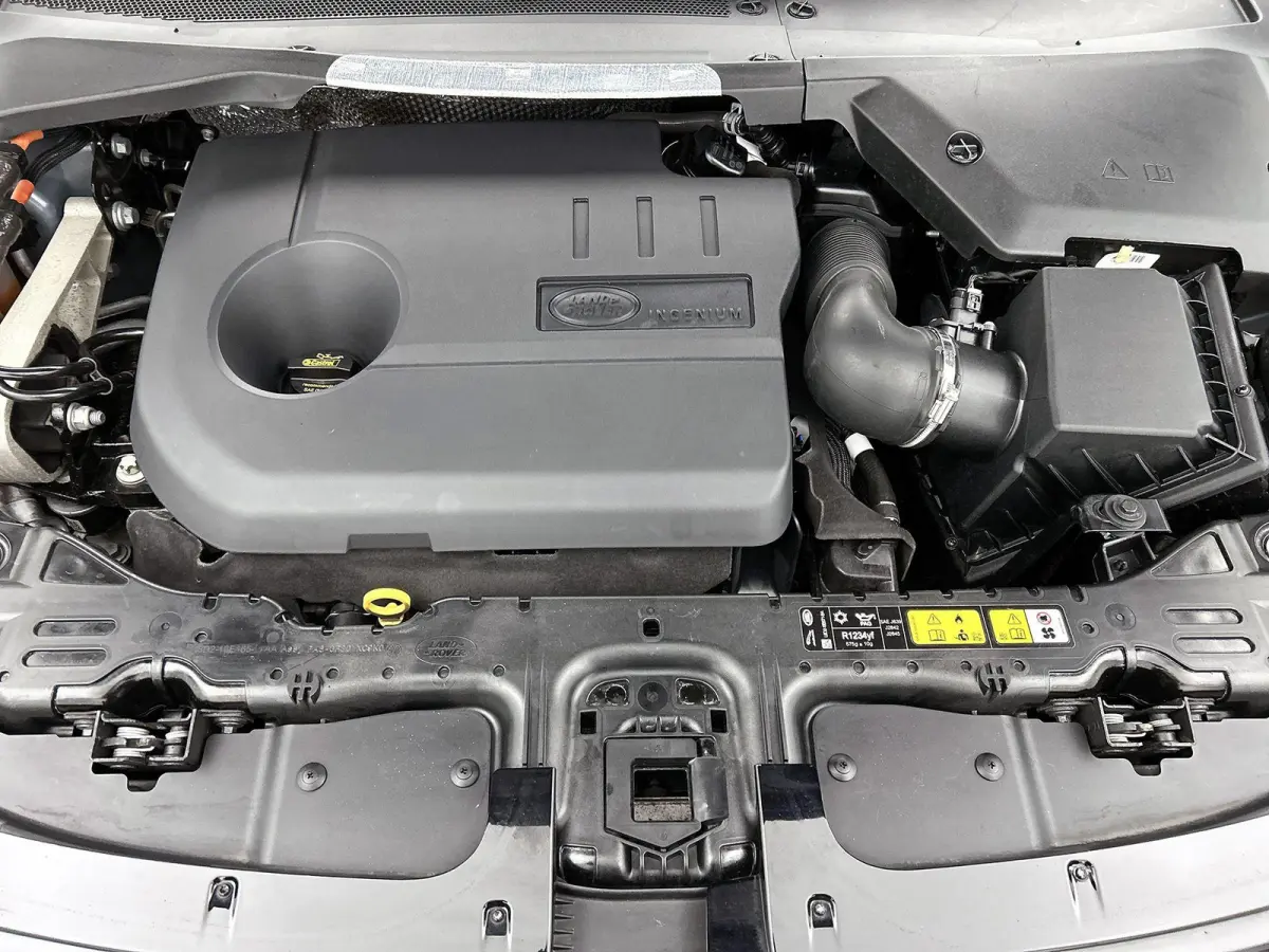 1.5 P300e AWD R-Dynamic S | Apple Carplay / Android Auto | 4x4 | Leder | Meridian Audio | Stoel/Stuurverwarming | Camera | Elektrische Achterklep | Voorruitverwarming | Elektrische Stoelen |