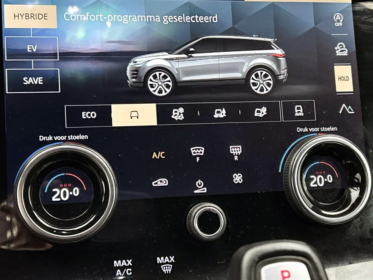 1.5 P300e AWD R-Dynamic S | Apple Carplay / Android Auto | 4x4 | Leder | Meridian Audio | Stoel/Stuurverwarming | Camera | Elektrische Achterklep | Voorruitverwarming | Elektrische Stoelen |