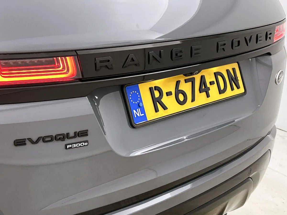 1.5 P300e AWD R-Dynamic S | Apple Carplay / Android Auto | 4x4 | Leder | Meridian Audio | Stoel/Stuurverwarming | Camera | Elektrische Achterklep | Voorruitverwarming | Elektrische Stoelen |