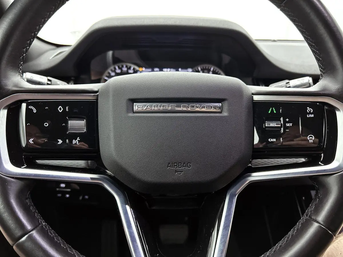 1.5 P300e AWD R-Dynamic S | Apple Carplay / Android Auto | 4x4 | Leder | Meridian Audio | Stoel/Stuurverwarming | Camera | Elektrische Achterklep | Voorruitverwarming | Elektrische Stoelen |